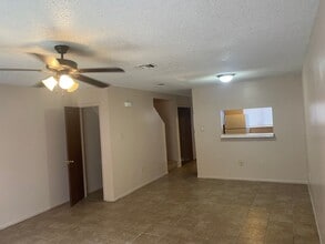 8911 GSRI Ave in Baton Rouge, LA - Building Photo - Building Photo