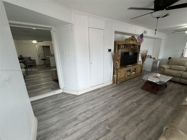 10245 SW 37th Terrace in Miami, FL - Building Photo - Building Photo