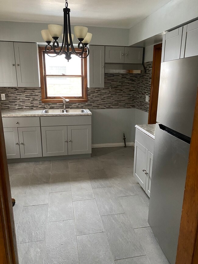 property at 727 E 155th Ct