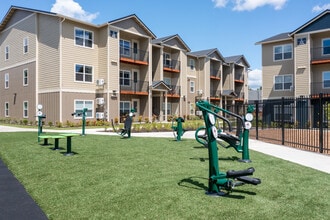 Autumn Grove in Vancouver, WA - Building Photo - Building Photo