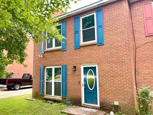 property at 696 Redland Dr