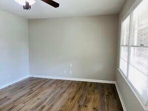 943 Parkstone Dr in Stone Mountain, GA - Building Photo - Building Photo