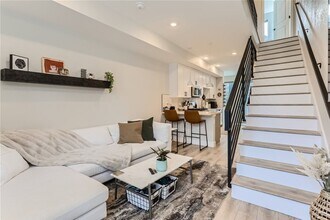 1277 Yates St in Denver, CO - Foto de edificio - Building Photo