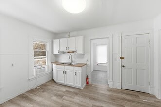 107 Charles Ave in Syracuse, NY - Foto de edificio - Building Photo