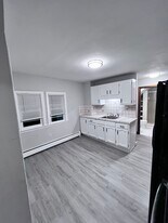 137 Florence St, Unit 3 in Everett, MA - Building Photo