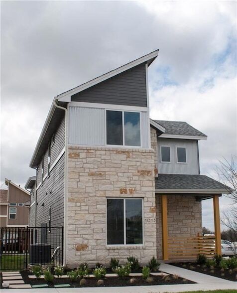 1013 Banyon St in Austin, TX - Foto de edificio - Building Photo
