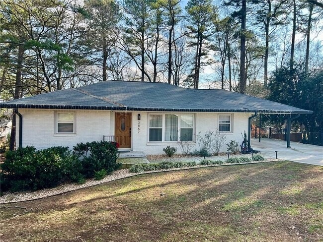 property at 3867 Hillcrest Dr SE