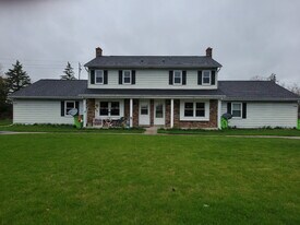 1362 Honeysuckle Rd, Unit 62 in Hartford, WI - Building Photo