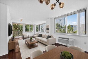 20 2nd St in Jersey City, NJ - Building Photo