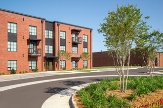 Second Avenue Apartments in Columbus, GA - Foto de edificio - Building Photo