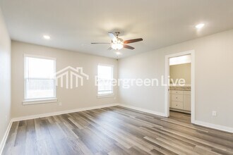 428 N Wyandotte St in Farmington, AR - Building Photo - Building Photo