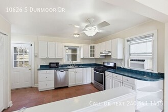 10626 S Dunmoor Dr in Silver Spring, MD - Building Photo - Building Photo