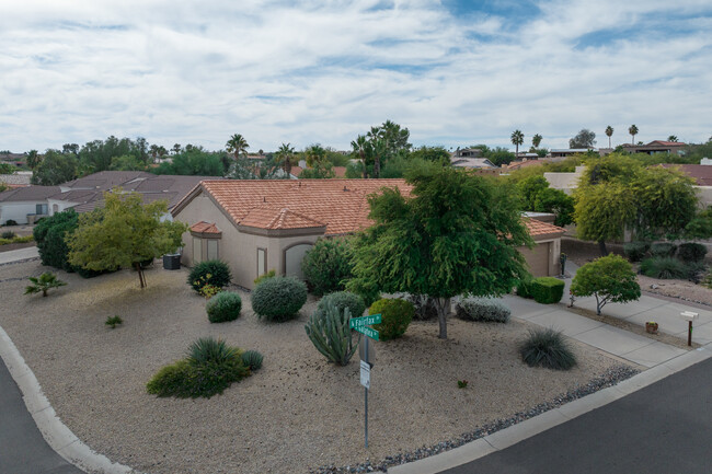 16717 Fairfax Dr in Fountain Hills, AZ - Foto de edificio - Building Photo