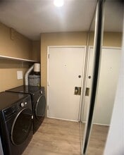 7924 212th St SW, Unit 302 in Edmonds, WA - Foto de edificio - Building Photo