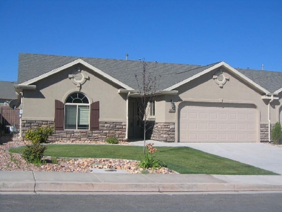 1376 S Northern Vw Dr in Cedar City, UT - Building Photo