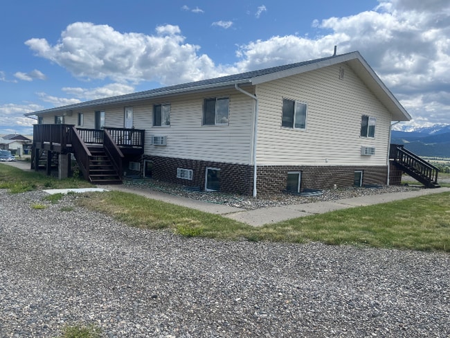 1201 W Montana St in Livingston, MT - Building Photo - Building Photo