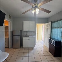 275 W 16th St in Hialeah, FL - Building Photo - Building Photo