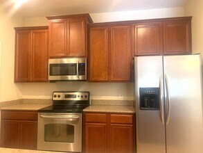 8505 Sandpiper Ridge Ave in Tampa, FL - Building Photo - Building Photo