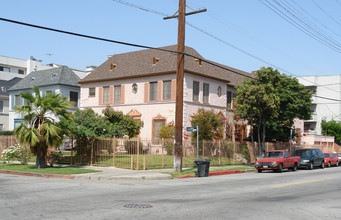 860 S Kenmore Ave in Los Angeles, CA - Building Photo - Building Photo