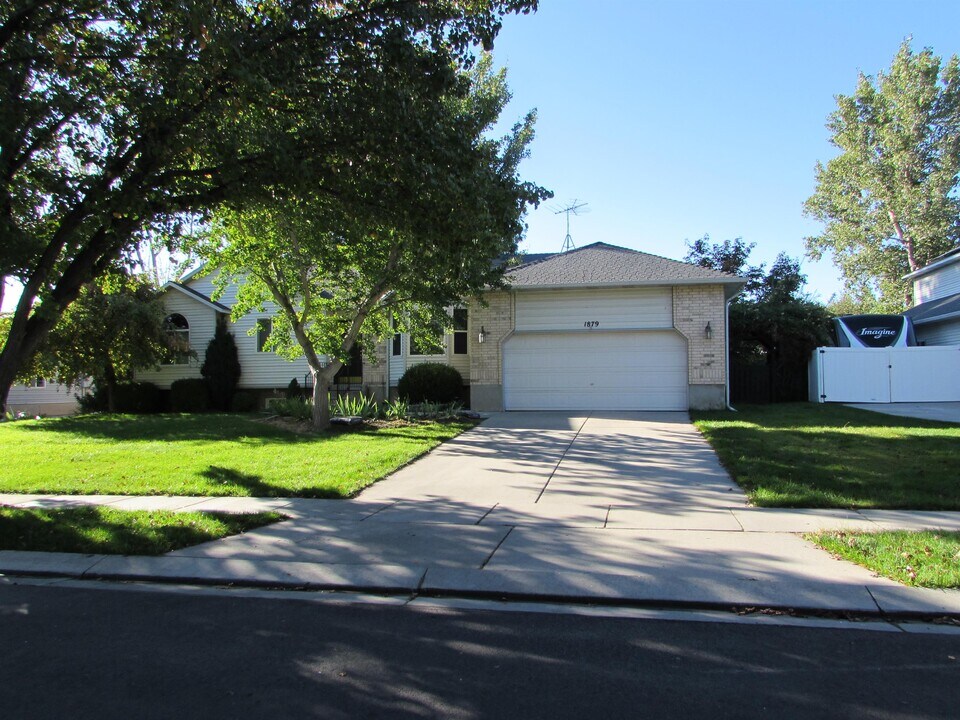 1879 Town Meadows Ct in South Jordan, UT - Building Photo