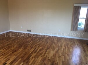 2327 E 3700 N in Filer, ID - Foto de edificio - Building Photo