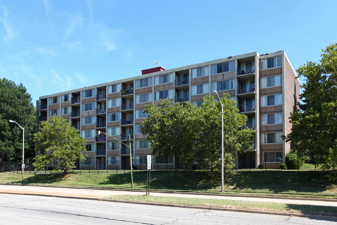 Wellesley House in Baltimore, MD - Building Photo