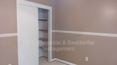 10013 N Harrison Dr in Kansas City, MO - Building Photo - Building Photo