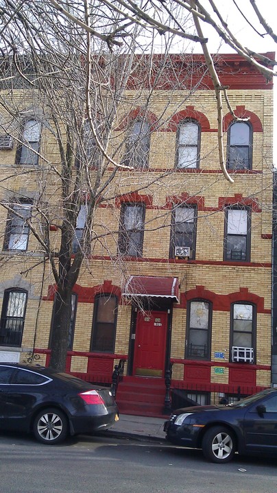 1822 Gate Ave in Ridgewood, NY - Building Photo