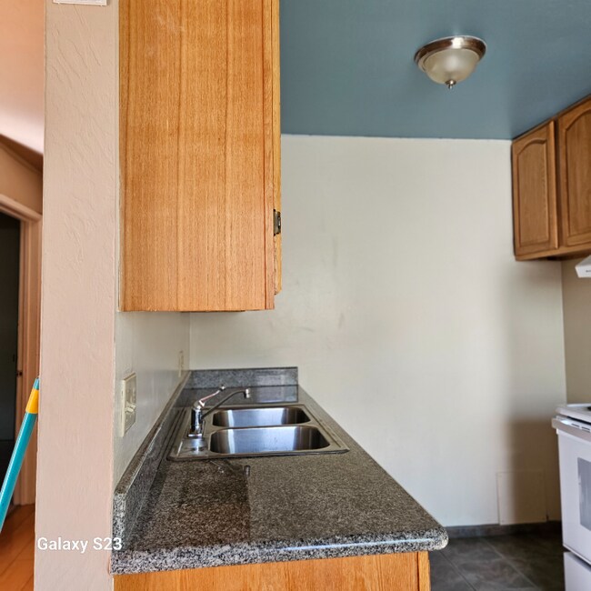 321 Athol Ave-Unit -#5 in Oakland, CA - Building Photo - Building Photo