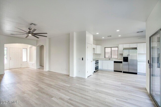 1704 S 79th Glen in Phoenix, AZ - Building Photo - Building Photo