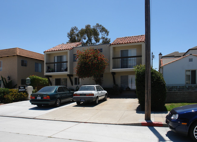 1043 Sapphire St in San Diego, CA - Building Photo - Building Photo