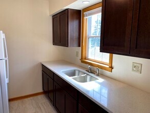 1322 Harding Ave, Unit 2 in Ames, IA - Building Photo - Building Photo