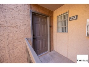 2625 E Indian School Rd in Phoenix, AZ - Building Photo - Building Photo