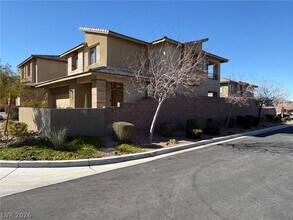 9702 Sapphire Rim Ave in Las Vegas, NV - Building Photo - Building Photo