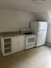 163 Warren St, Unit #2 in Bangor, ME - Building Photo - Building Photo