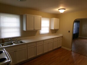 1142 W Bank St in Winston-Salem, NC - Building Photo - Building Photo