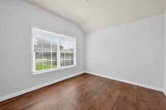 8002 Colonial Ln in Houston, TX - Building Photo - Building Photo