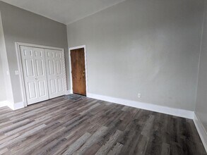 1 Main St, Unit 3-4 in Lockport, NY - Foto de edificio - Building Photo