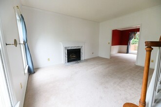 3325 Timberwolf Ave in High Point, NC - Foto de edificio - Building Photo