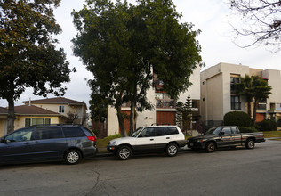 429 W Lomita Ave in Glendale, CA - Building Photo - Building Photo