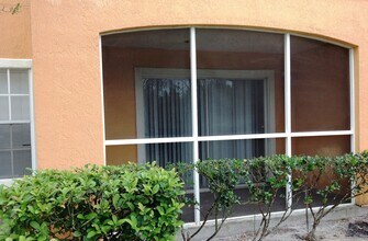 5463 Vineland Rd in Orlando, FL - Building Photo - Building Photo