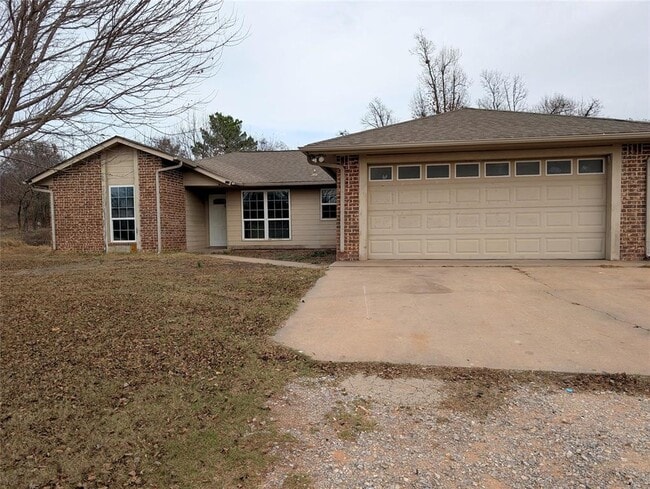 16904 Meadow Lake Cir in Newalla, OK - Building Photo - Building Photo
