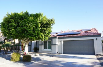 79360 Desert Stream Dr in La Quinta, CA - Building Photo - Building Photo