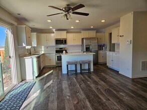 1735 Bayberry Ln in Pingree Grove, IL - Building Photo - Building Photo