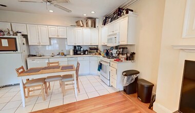 24 Dean Rd, Unit 12-3A in Brookline, MA - Building Photo - Building Photo