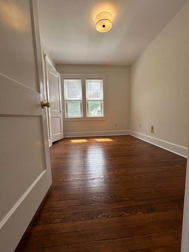 71 Aqueduct Ave in Midland Park, NJ - Building Photo - Building Photo