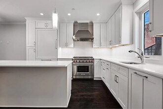 57 Hurley St, Unit 1 in Cambridge, MA - Building Photo - Building Photo