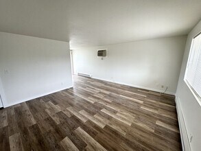 409 Benham St in Richland, WA - Building Photo - Building Photo