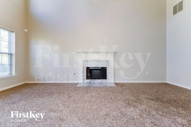 9553 Lakeview Cir in Union City, GA - Building Photo - Building Photo
