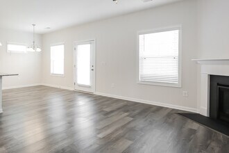 120 Highland Park Ct in Easley, SC - Building Photo - Building Photo